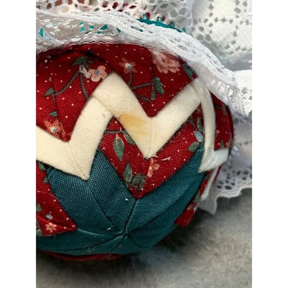 Handmade Quilted Christmas Ornaments with Lace & Ribbon Set of 6 - Picture 10 of 10